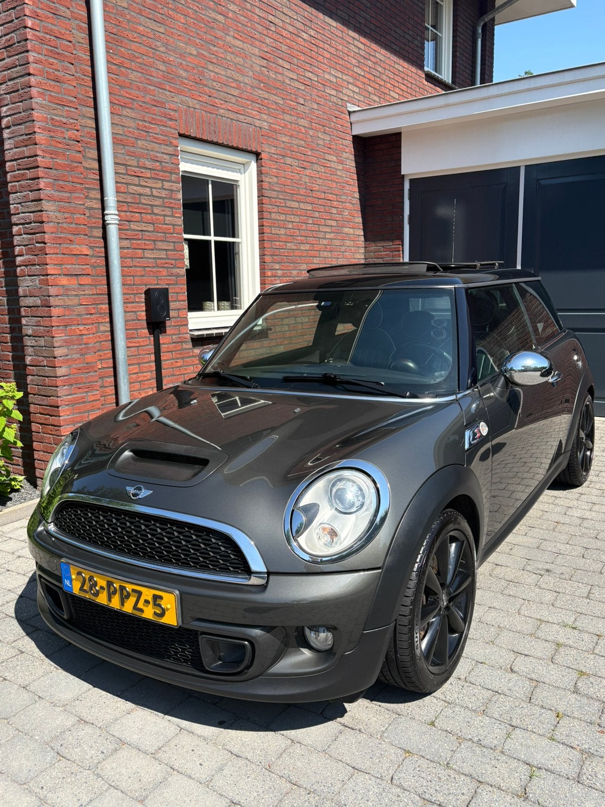 Mini 1.6 Cooper S 2011 Grijs, Voorwielaandrijving, Zwart, 4 cilinders, 4 stoelen