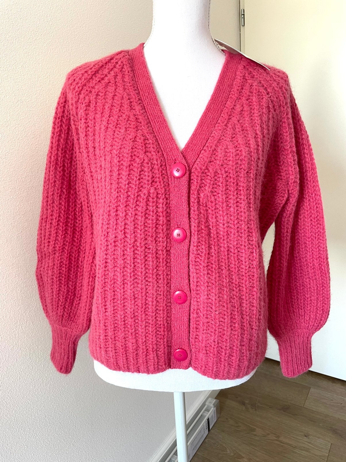 Sézane Basile gebreid vest pop roze maat XXS nieuw, Kleding | Dames, Ophalen of Verzenden, Nieuw, Maat 34 (XS) of kleiner, Roze