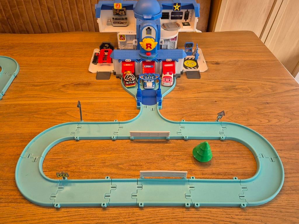 Robocar Poli Hoofdkwartier Speelset met 4 Figuren, Ophalen of Verzenden, Gebruikt, Jongen of Meisje