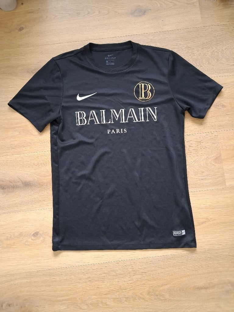 Exclusief Nike x Balmain T-shirt Zwart Maat M, Maat 48/50 (M), Zwart, Ophalen of Verzenden, Zo goed als nieuw