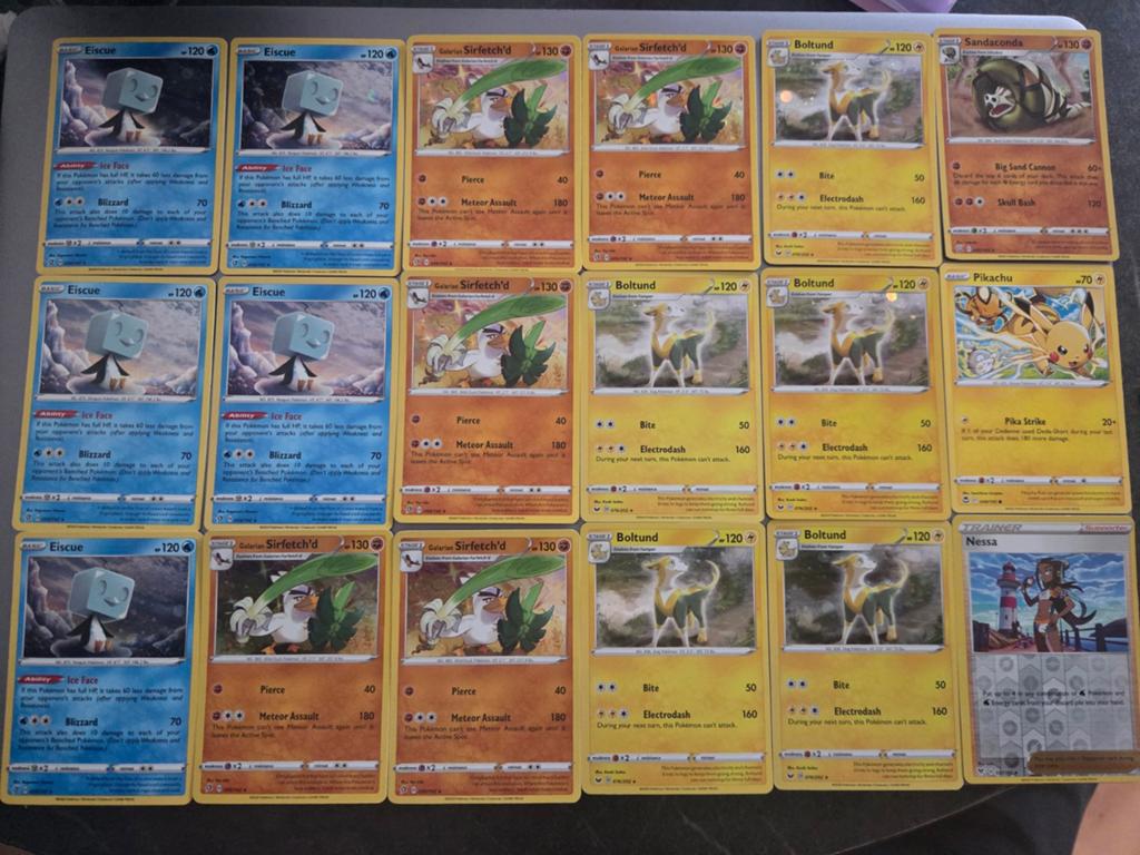Pokemon kaarten vivid voltage, Ophalen of Verzenden, Zo goed als nieuw, Losse kaart