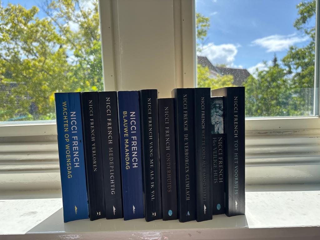 Nicci French Boeken Collectie - 10 Spannende Thrillers, Boeken, Thrillers, Ophalen of Verzenden, Zo goed als nieuw