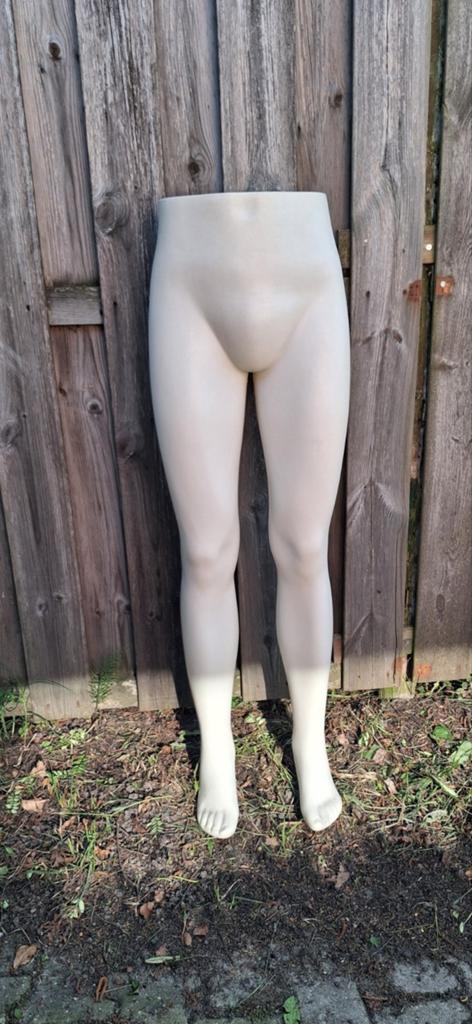 Diverse etalage torso/onderlichaam, Ophalen