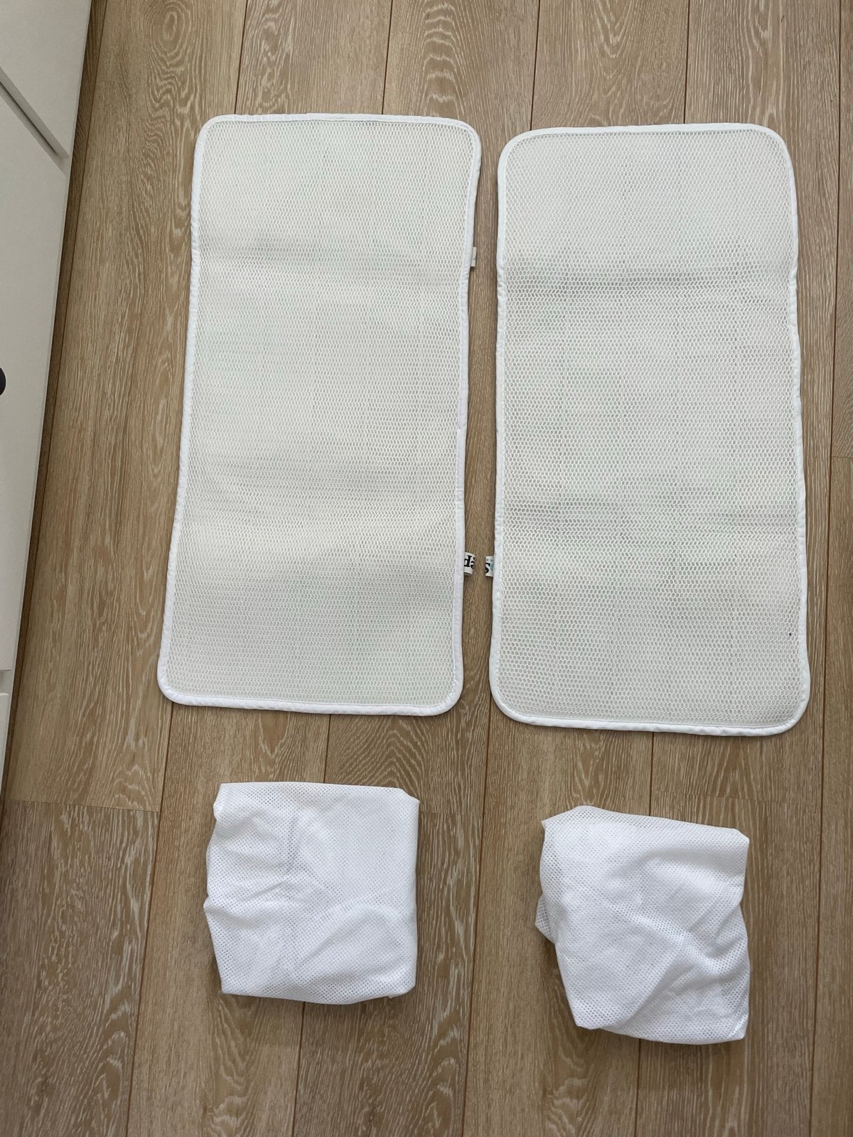 2x Aerosleep matrasbeschermer wieg incl. hoeslakens, Kinderen en Baby's, Gebruikt, Jongetje of Meisje, Matrasbeschermer, Wit