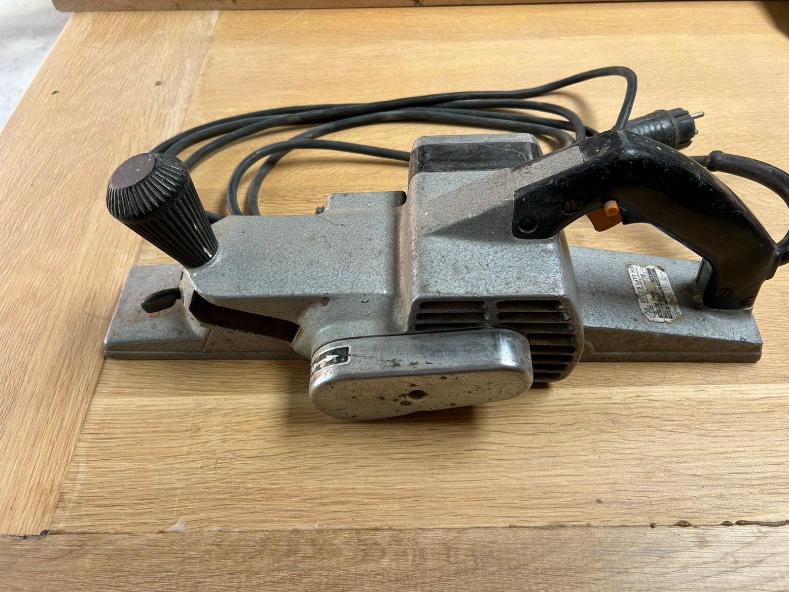 Schaafmachine merk Elu, Ophalen, Gebruikt, Elektrisch
