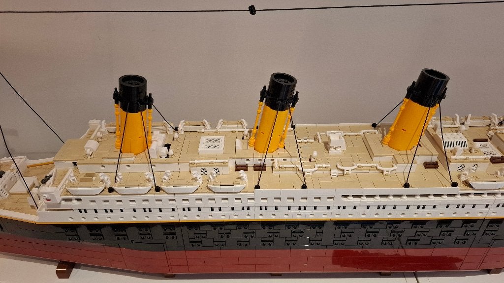Foto 8 van Lego icons Titanic 10294