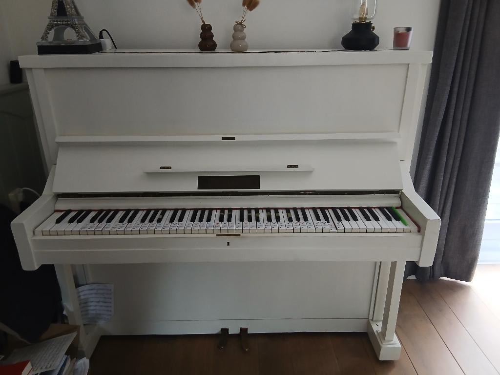 Piano, Muziek en Instrumenten, Piano's, Ophalen, Gebruikt, Wit, Piano