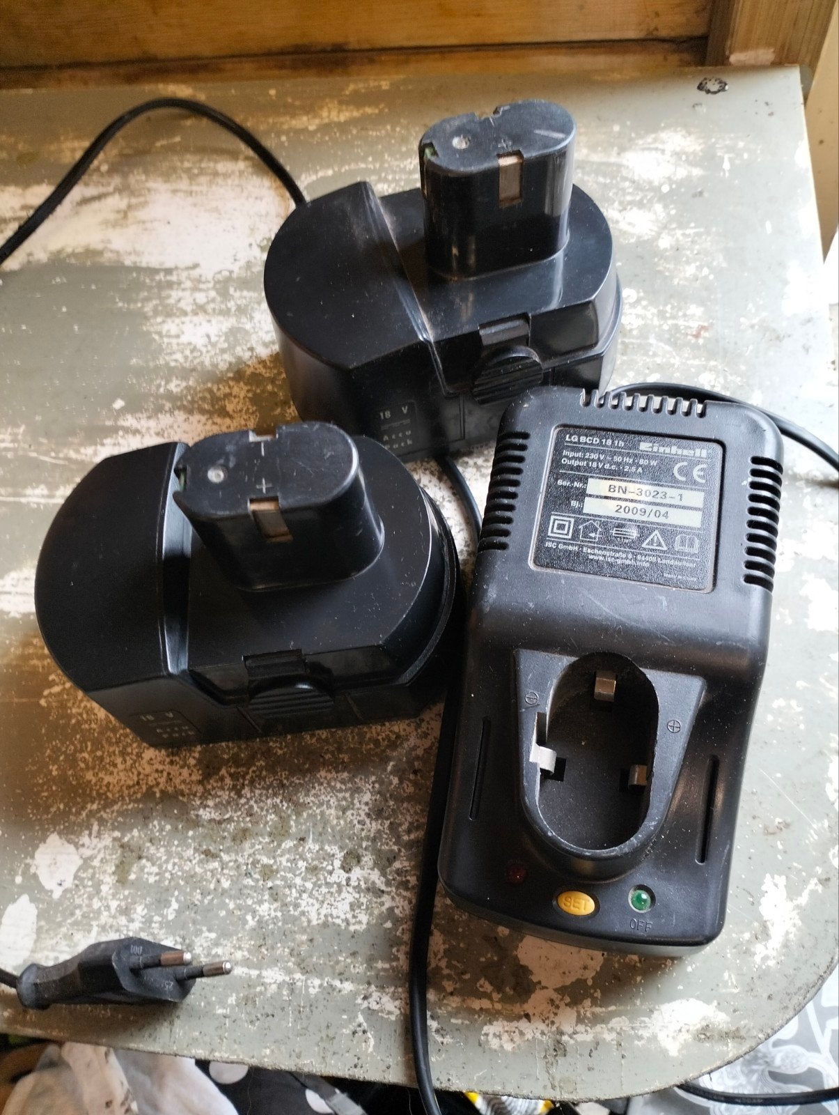 Einhell Acculader met 2x 18V Accu's, Ophalen of Verzenden, Gebruikt