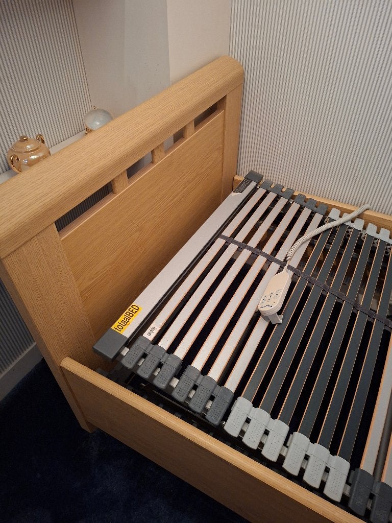 Seniorenbed met beweegbare lattenbodem, Ophalen, Verstelbaar, 90 cm, Eenpersoons