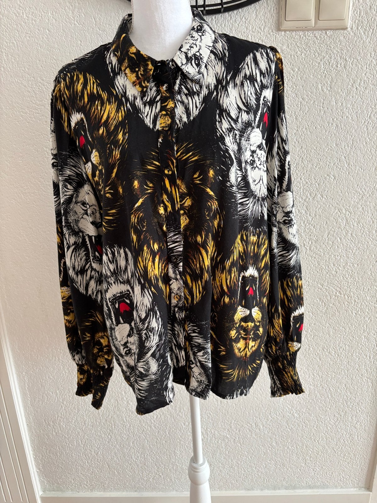 Blouse met leeuwenprint - Maat XL, Ophalen of Verzenden, Zo goed als nieuw, Maat 46/48 (XL) of groter, Zwart