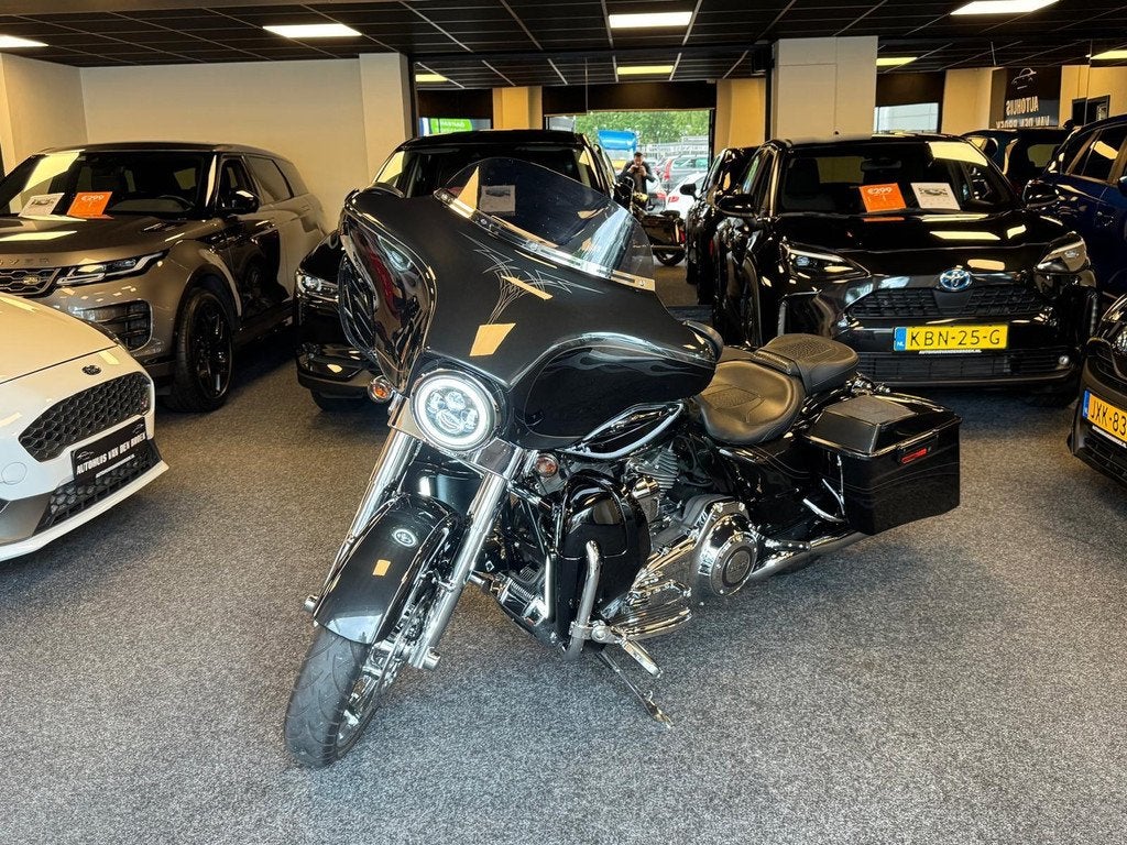 Harley Davidson Tour 110 FLHXSE Cvo Street Glide Abs|Cruise|, Motoren, Motoren | Harley-Davidson, Traction Control, Bedrijf, 1802 cc