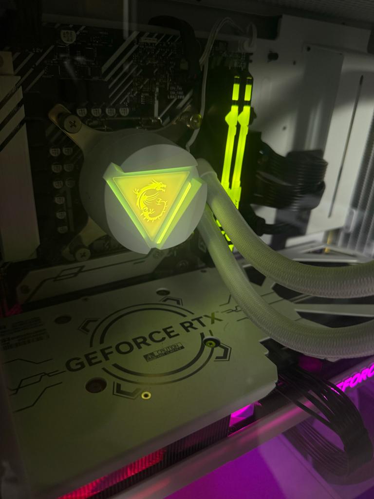 Krachtige Gaming PC met RTX GPU en RGB Verlichting, 8 GB, Ophalen of Verzenden, Zo goed als nieuw, Gaming