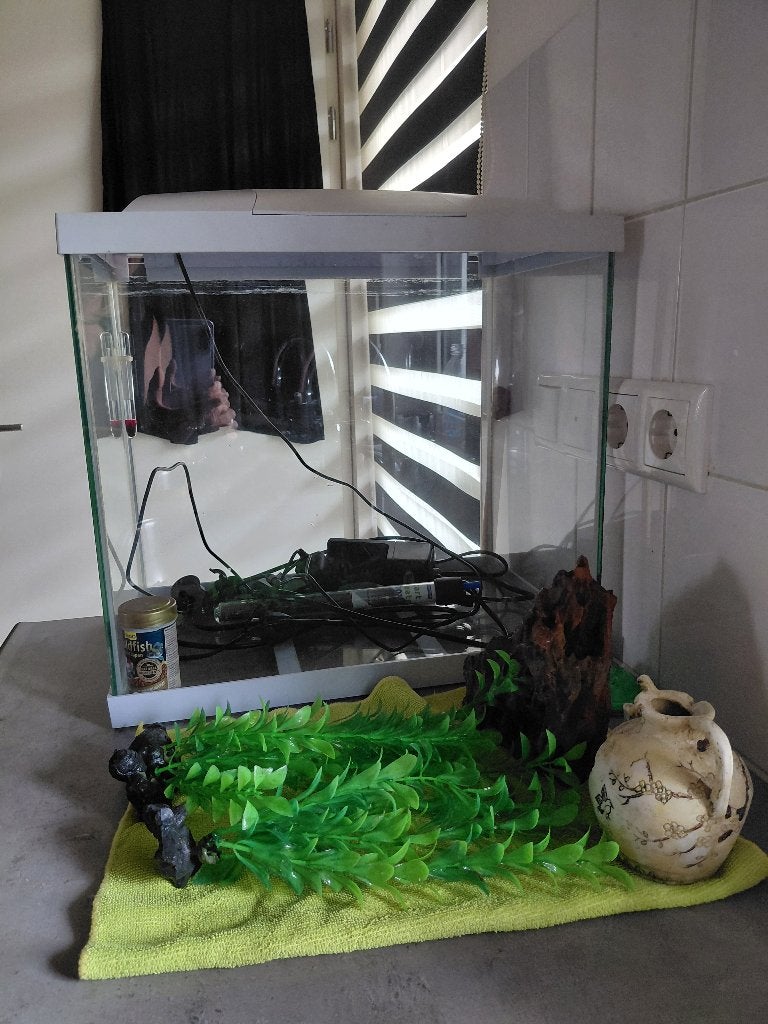 Aquarium 40 liter met toebehoren, Ophalen, Verwarming, Zo goed als nieuw, Leeg aquarium