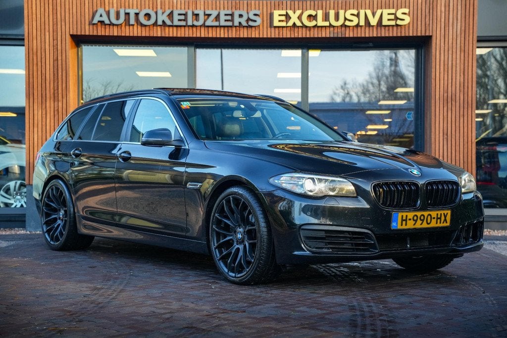 BMW 5-serie Touring 530d High Executive Dakrail 20"L.M. Pano, Auto's, Automaat, Achterwielaandrijving, 2993 cc, 1795 kg