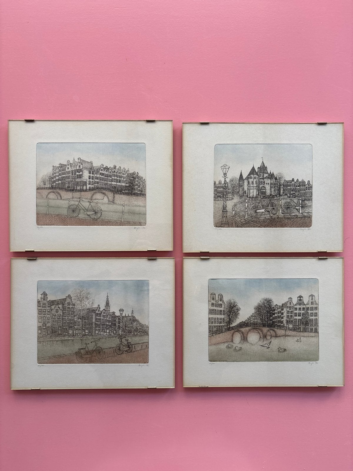 4 Etsen Amsterdamse Grachten door Birgit Krabiell, 1982, Stadsgezicht, Ophalen of Verzenden, Gesigneerd, 1950 - 1999