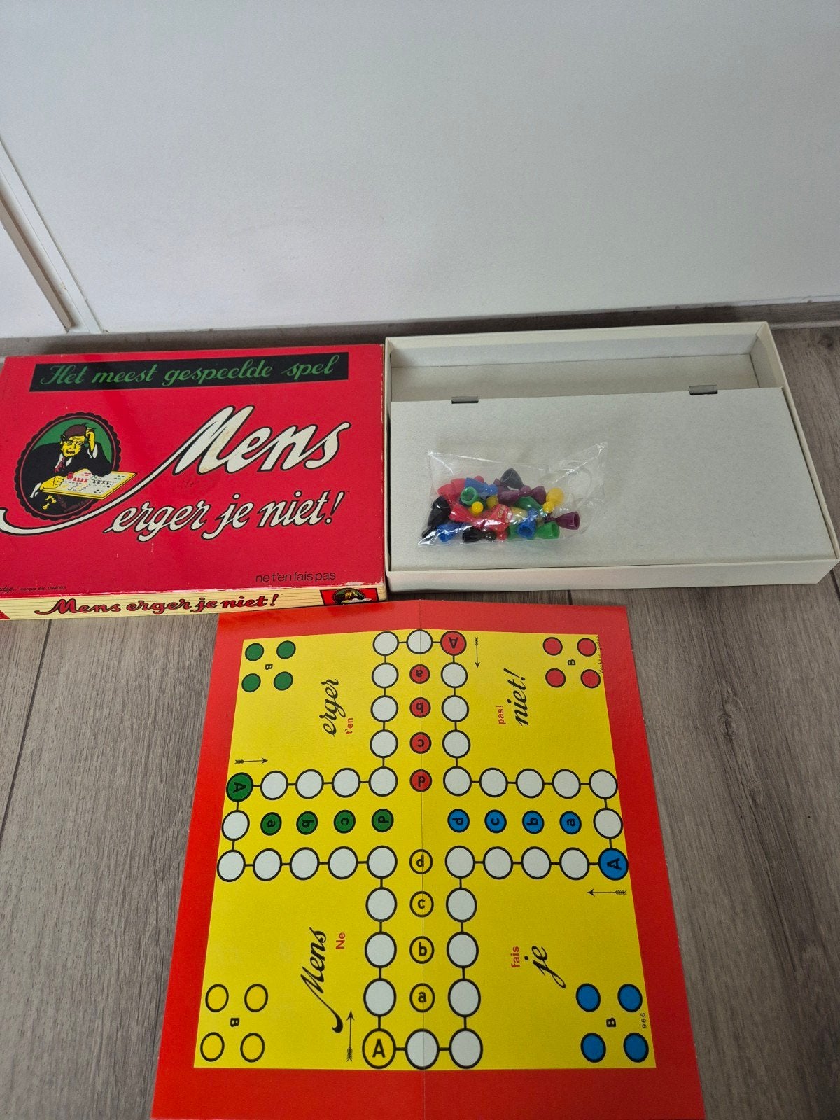 Mensen Erger Je Niet! Bordspel - Klassiek Gezinsspel, Drie of vier spelers, Ophalen of Verzenden, Gebruikt, Jumbo