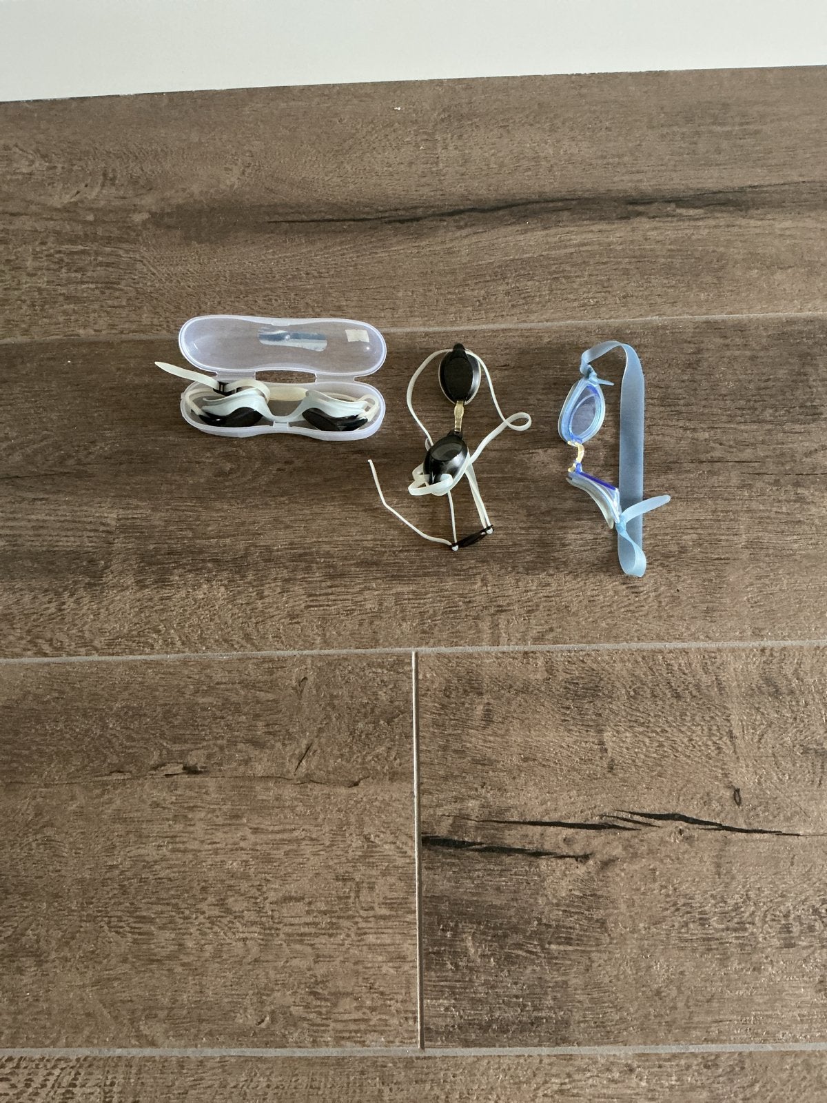 3 Zwembrilletjes waarvan 1 in beschermhoes, Ophalen of Verzenden, Gebruikt