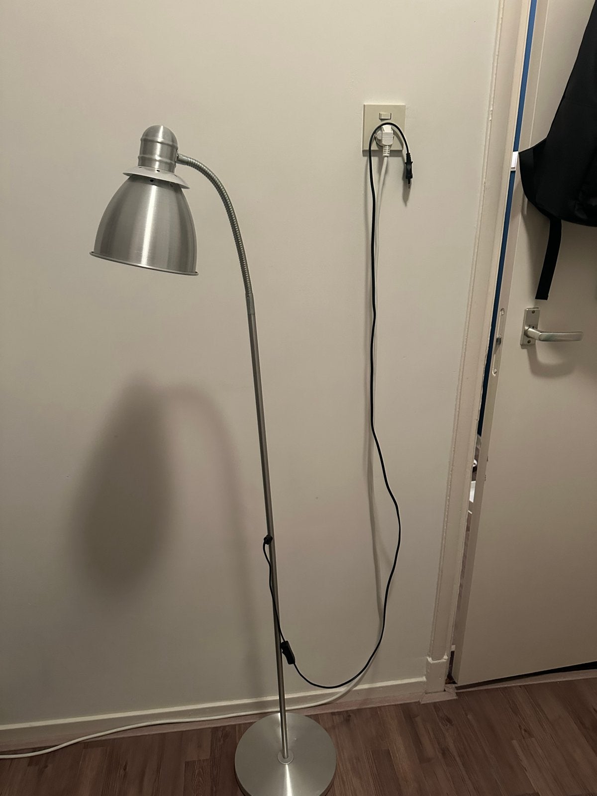 Moderne staande lamp / vloerlamp, Ophalen, Gebruikt, E27 (groot), Metaal