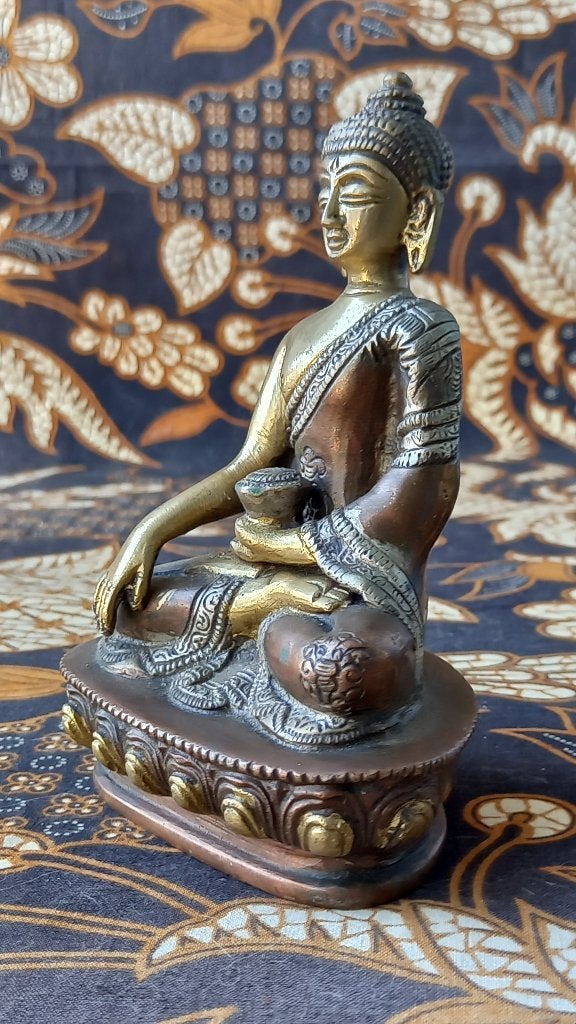 Mooi origineel antiek Oosters brons Boeddha beeldje 13,6 cm., Antiek en Kunst, Handgemaakt, Ophalen of Verzenden, Meerkleurig
