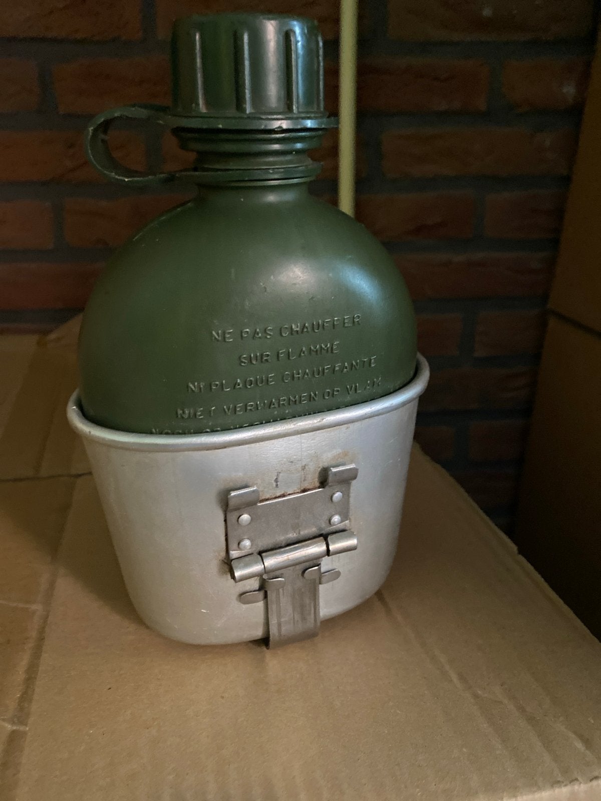 Vintage militaire veldfles met aluminium beker, Ophalen of Verzenden, Overige soorten, Overige gebieden, Overige typen