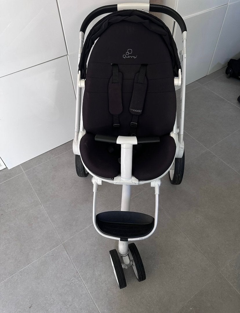 Quinny Moodd kinderwagen - Zwart/Wit, Kinderen en Baby's, Kinderwagens en Combinaties, Gebruikt, Ophalen, Kinderwagen, Verstelbare duwstang