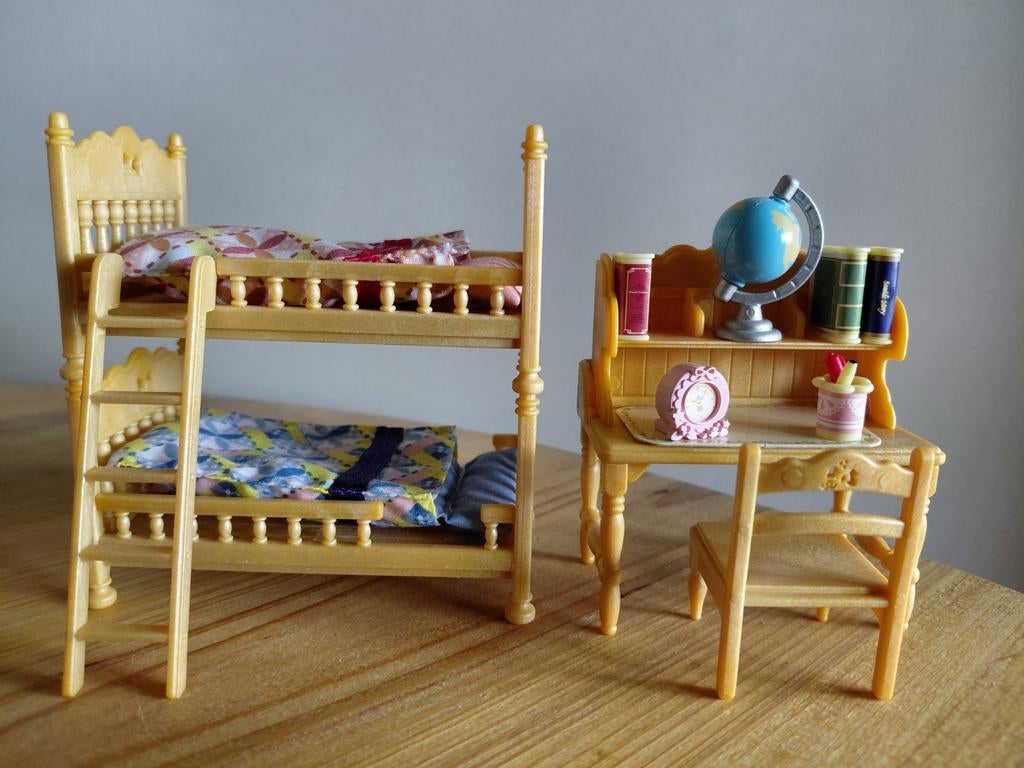 Sylvanian families kinderkamer/bedden/compleet, Ophalen of Verzenden, Zo goed als nieuw, Poppenhuis