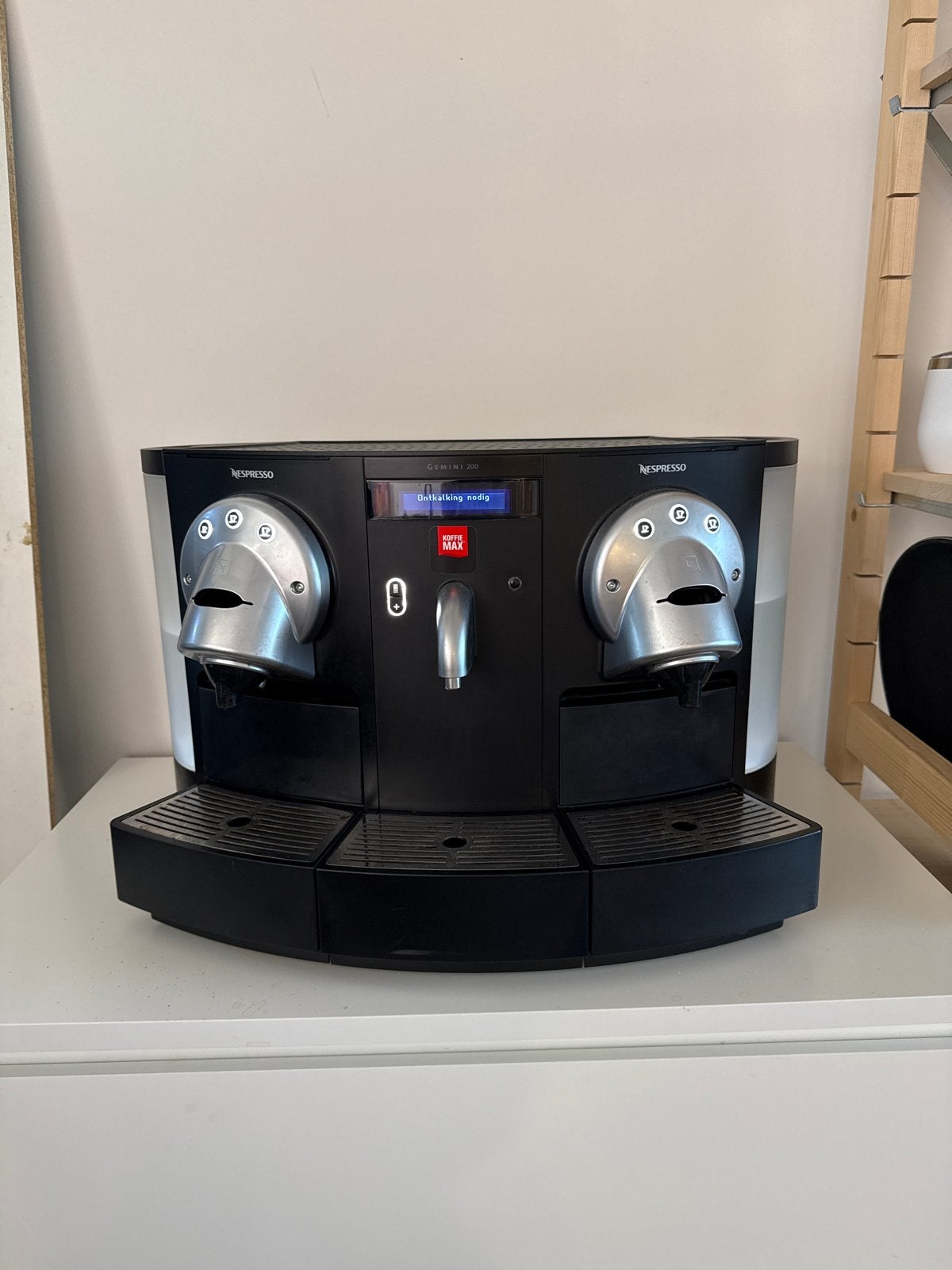 Nespresso Gemini 200 Pro Koffiemachine - Ontkalking nodig, Ophalen, Gebruikt, 10 kopjes of meer, Koffiemachine