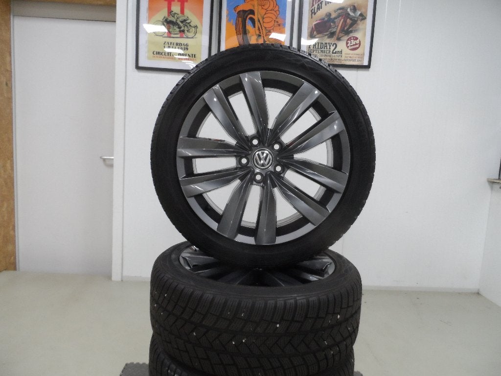 18 inch VW Passat / Arteon / T-Roc origineel winter set, 18 inch, Gebruikt, Duitsland, Banden en Velgen