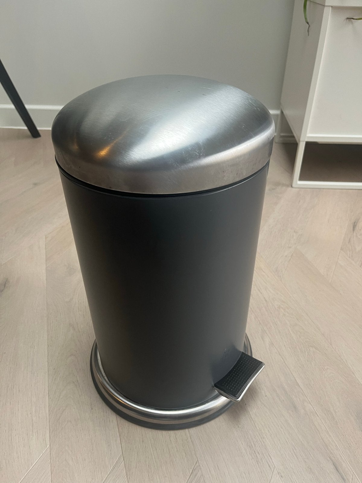 Kleine pedaalemmer IKEA - Grijs/RVS, Ophalen, Met pedaal, Zo goed als nieuw, Minder dan 10 liter