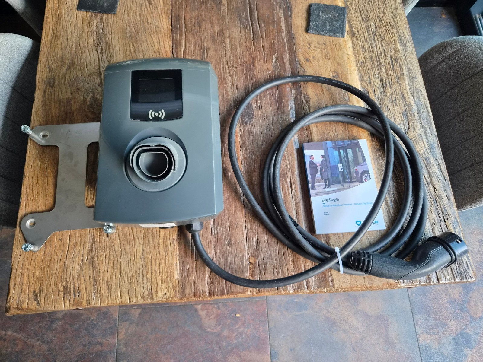 Alfen single proline 3f met vaste kabel. MID MET ERE., Ophalen of Verzenden, Zo goed als nieuw, Laadpaal en Laadkabel