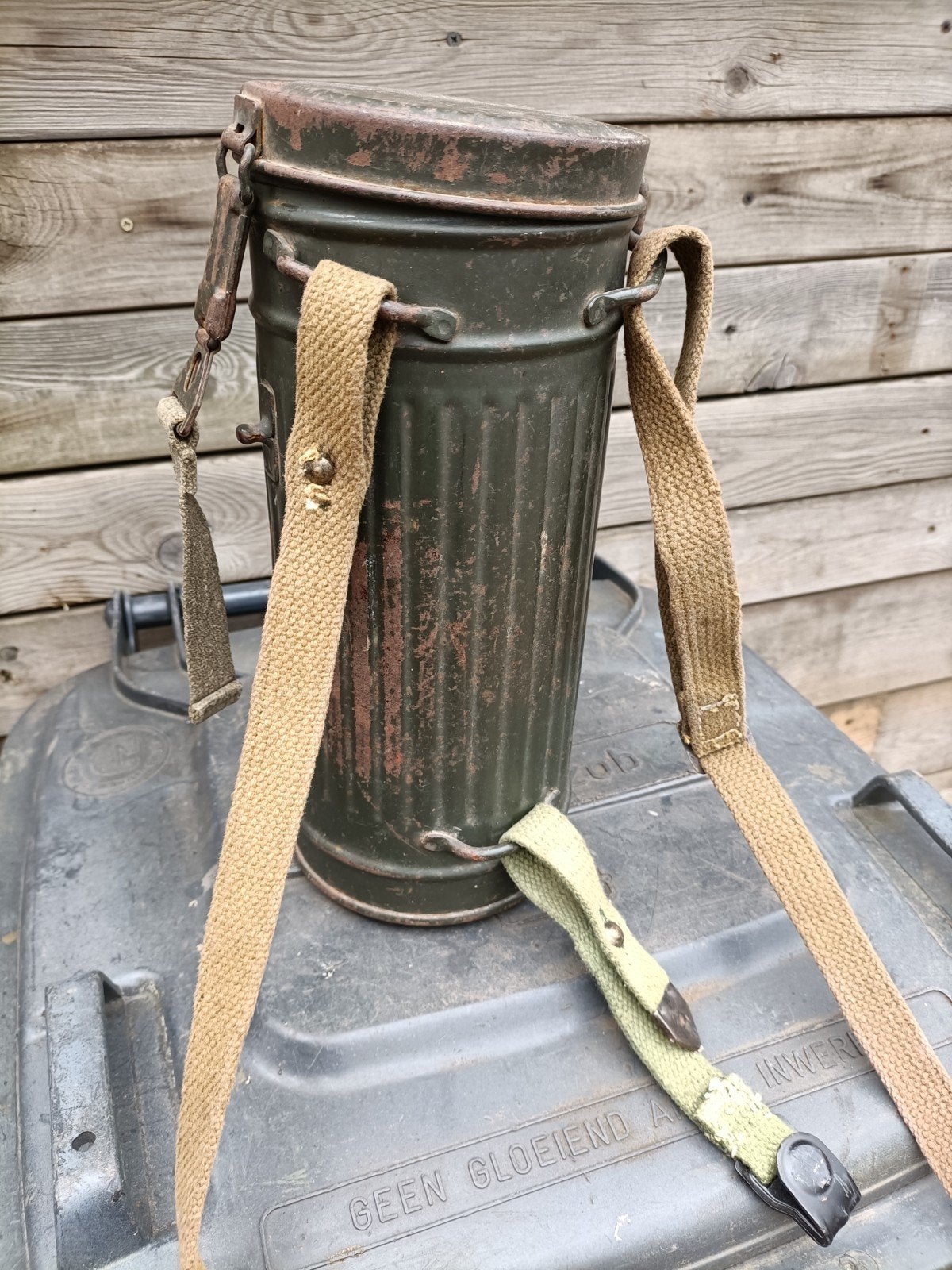 Duitse WO2 Gasmaskerbus Compleet met Gasmasker en Filter, Verzamelen, Militaria | Tweede Wereldoorlog, Ophalen of Verzenden, Duitsland
