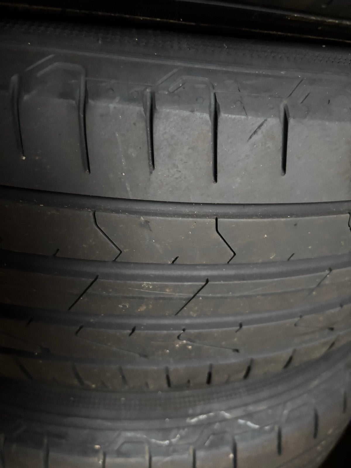 Gebruikte Hankook Ventus Prime 3 zomerbanden met wieldoppen, Auto-onderdelen, Banden en Velgen, Gebruikt, 16 inch, Banden en Velgen
