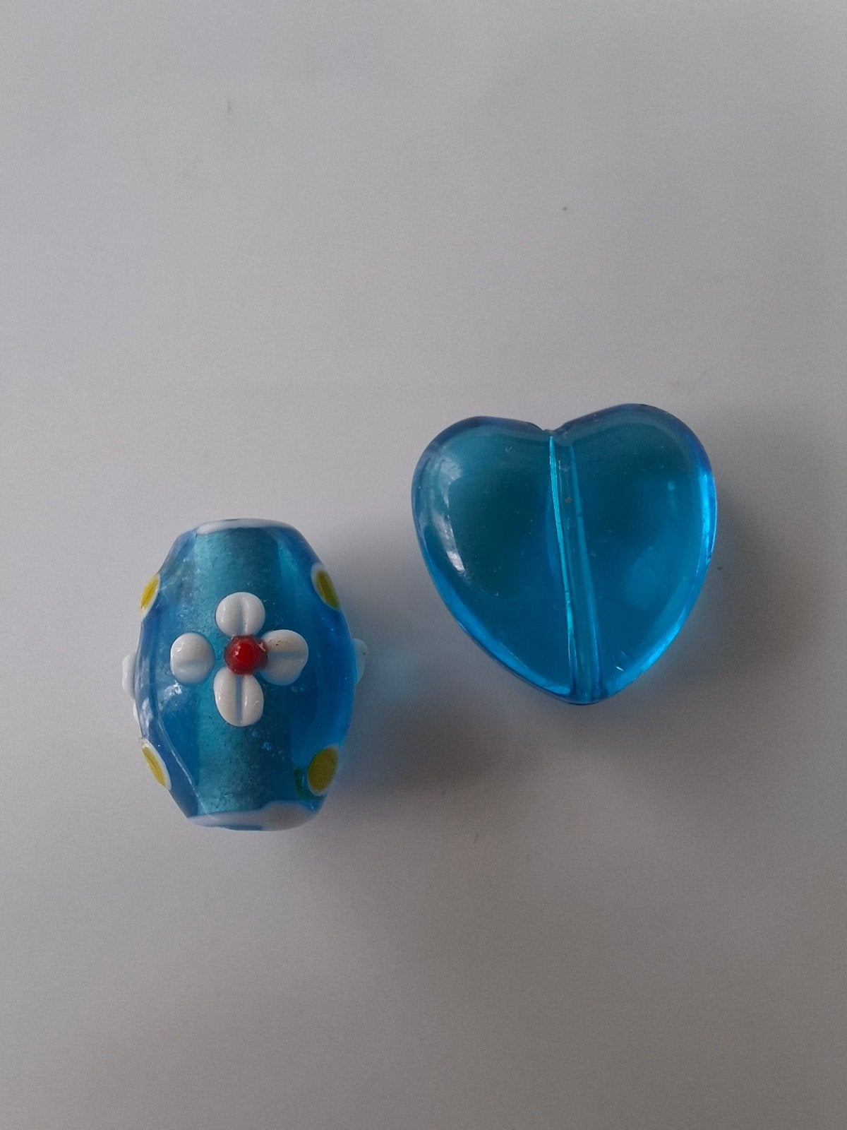 2 stuks glaskralen lampwork blauw hart bloem wit kralen, Kraal, -, -, Nieuw