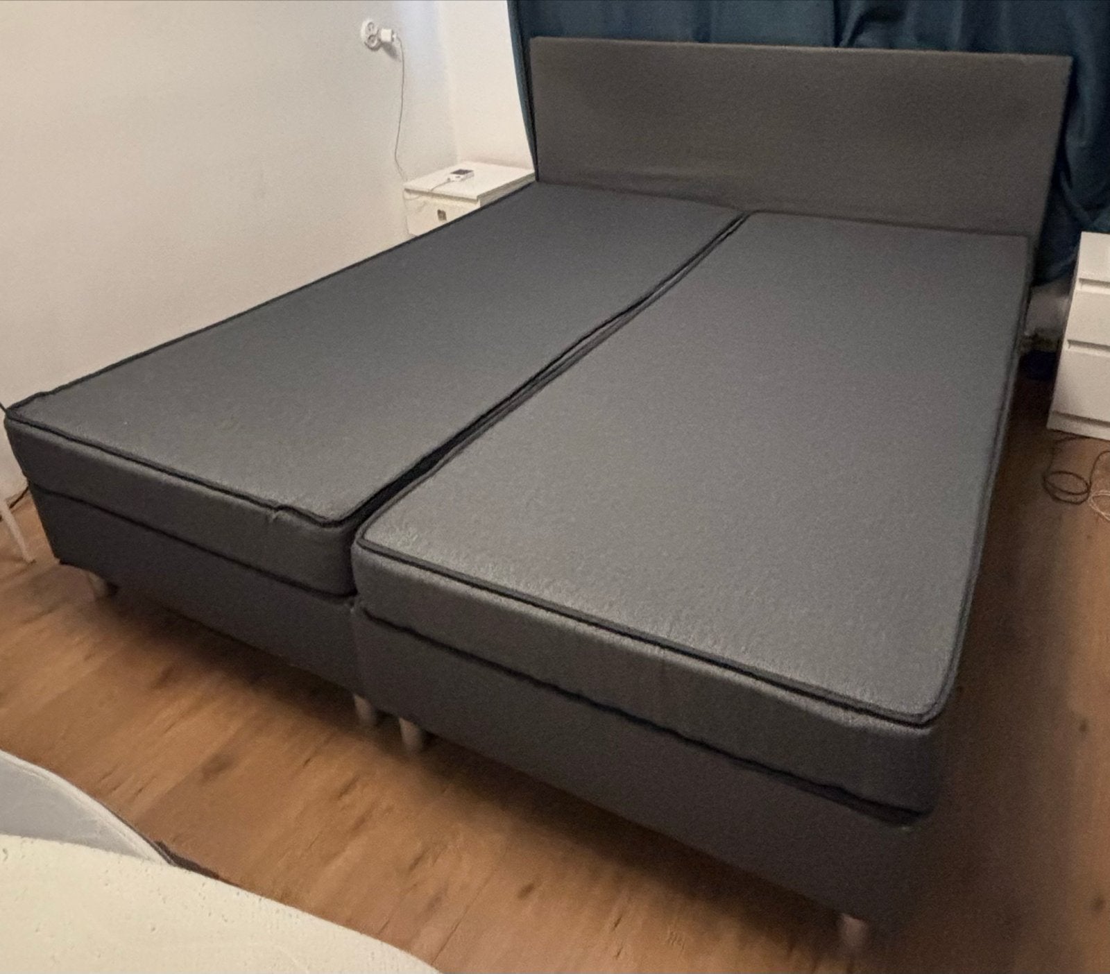 Modern Donkergrijs Tweepersoons Boxspringbed met Hoofdbord, Ophalen, Tweepersoons, Zo goed als nieuw, 180 cm