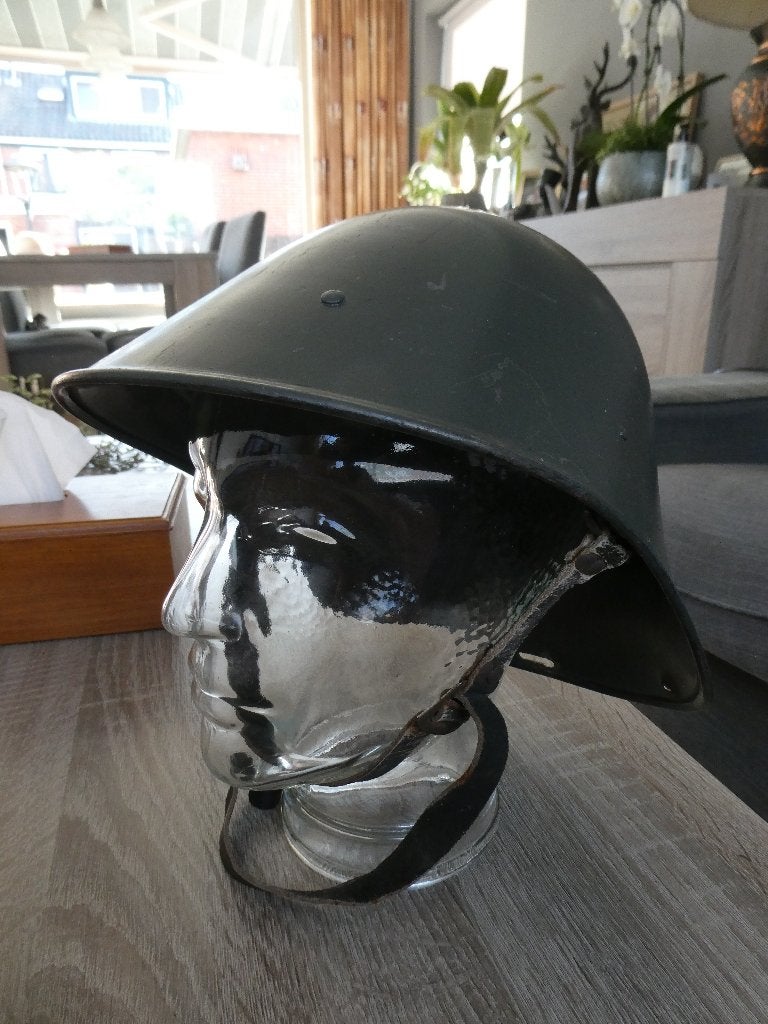Nederlandse helm., Ophalen of Verzenden, Nederland, Helm of Baret
