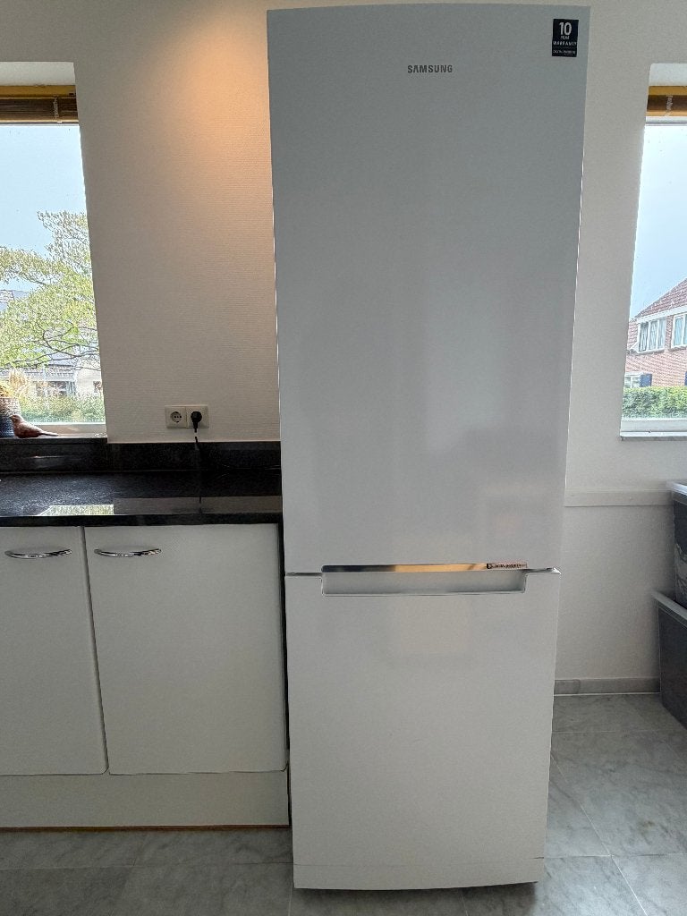 Vrijstaande koelkast Samsung, Ophalen, 200 liter of meer, 60 cm of meer, Met aparte vriezer