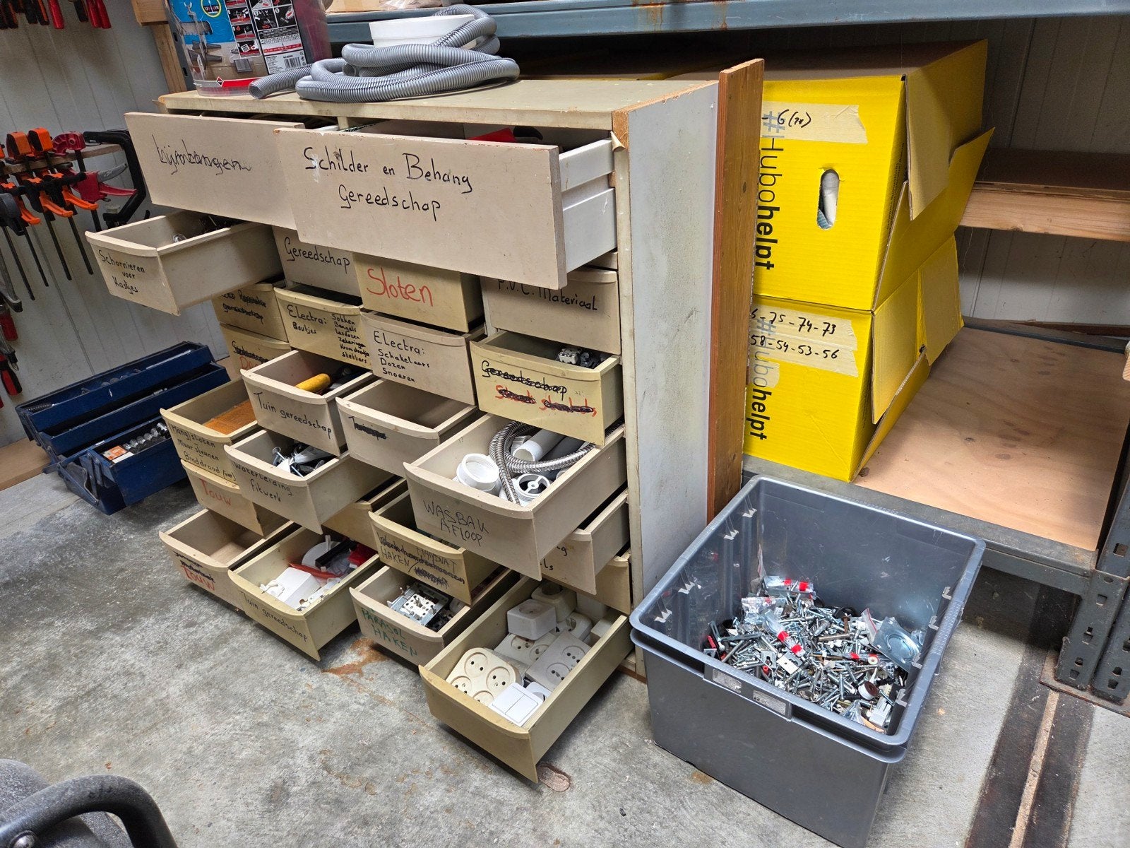 GRATIS ladenkast vol met materialen, Ophalen, Kunststof, 5 laden of meer, 50 tot 100 cm