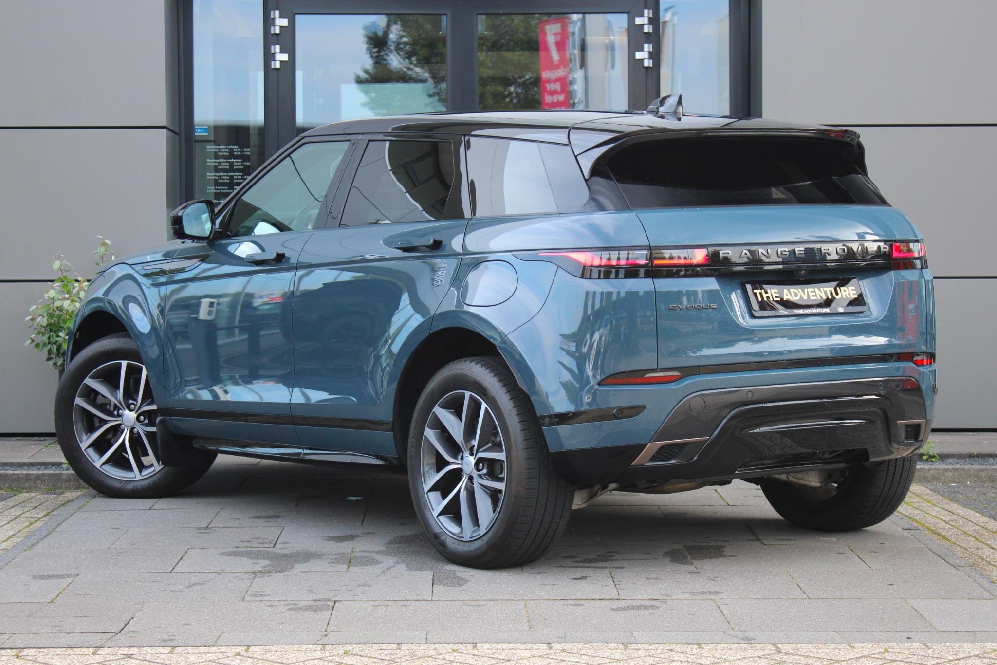 Land Rover Range Rover Evoque P300e Dynamic SE | Trekhaak |, Auto's, Automaat, 309 pk, Euro 6, Met garantie (alle)
