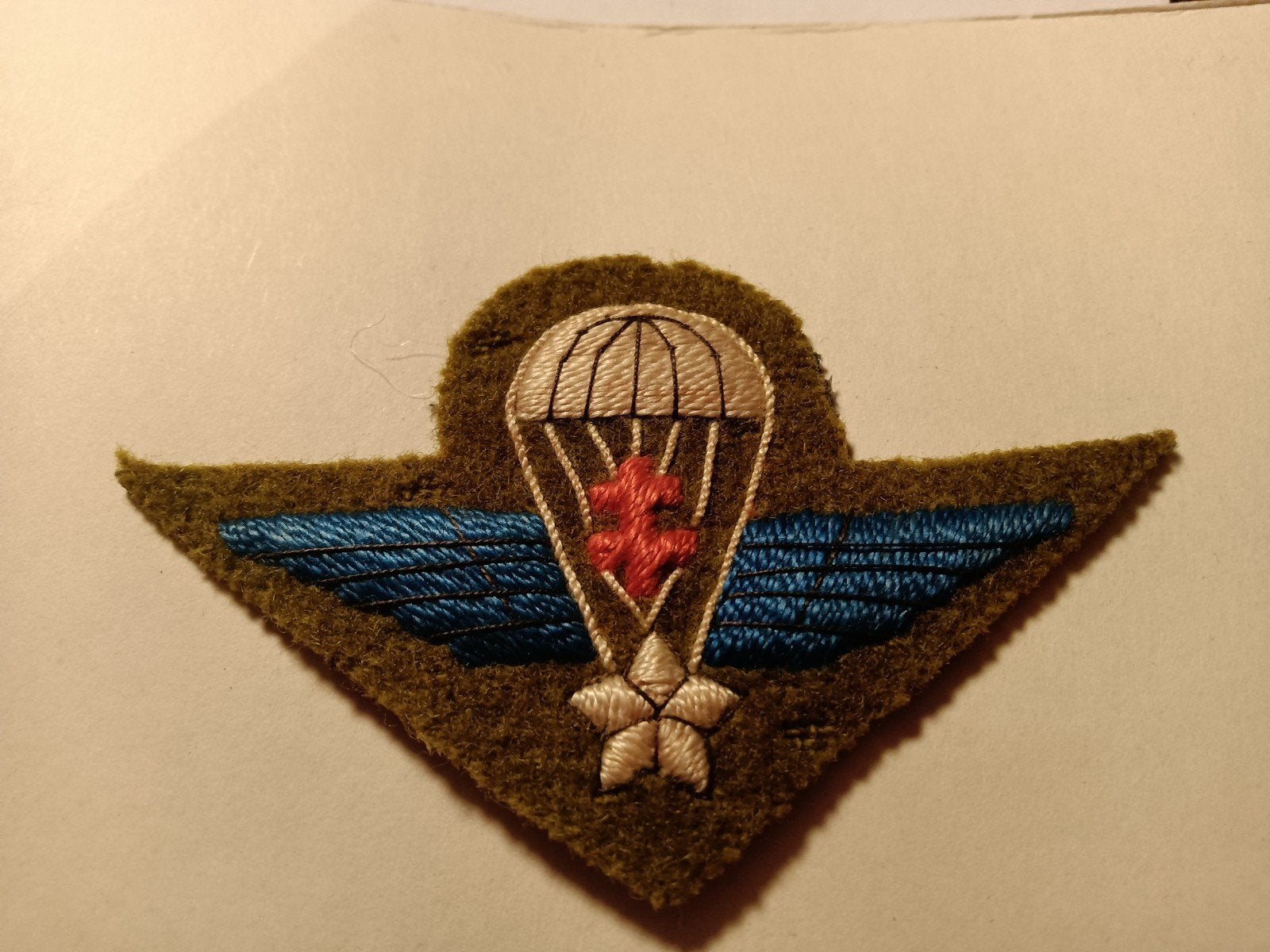 Frans parachutisten embleem WW2, Verzamelen, Ophalen of Verzenden, Overige gebieden, Embleem of Badge