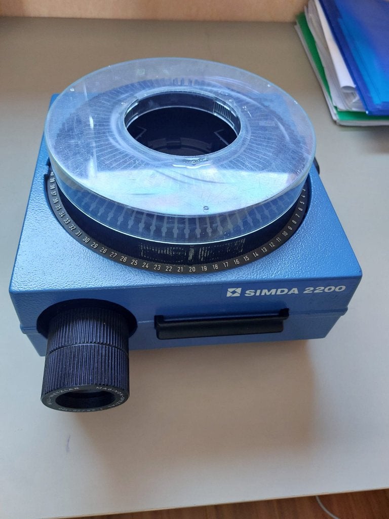 Simda Caroussel dia projector 2200, Audio, Tv en Foto, Diaprojectors, Ophalen, Gebruikt