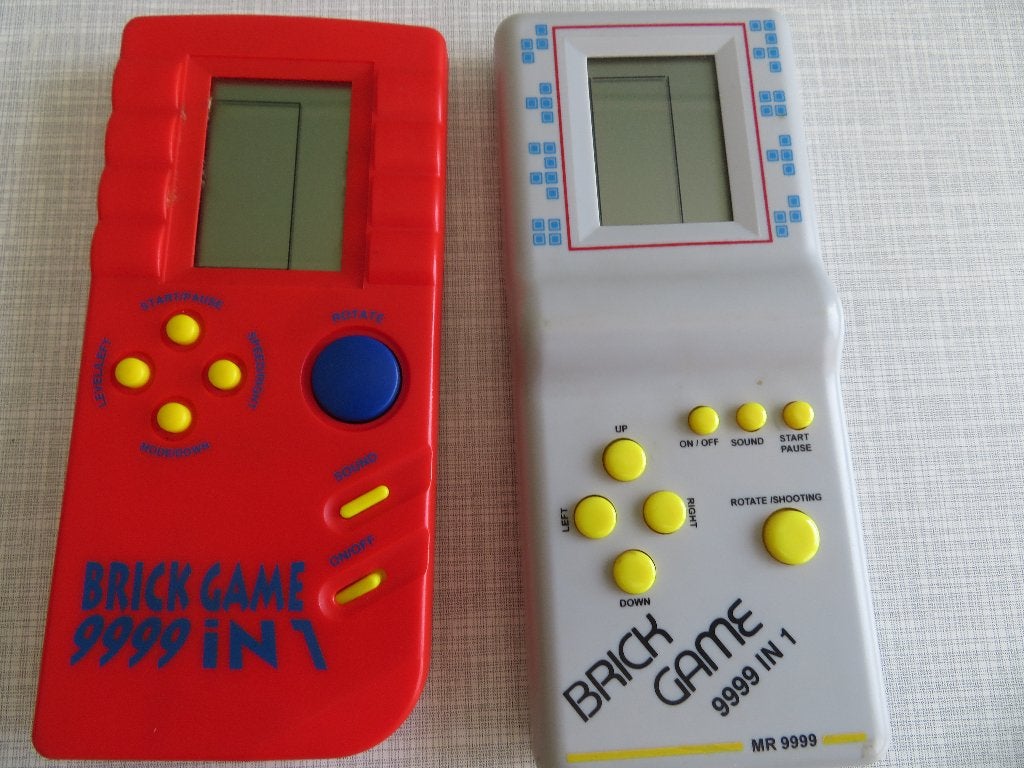 Vintage Super Brick Game 9999 in 1 - Klassieke Handheld 2 X, Spelcomputers en Games, Spelcomputers | Overige, Ophalen of Verzenden