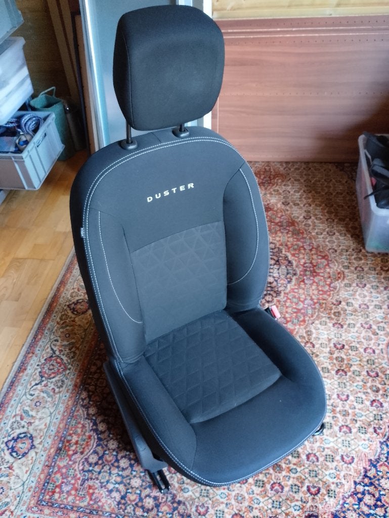 Dacia Duster bestuurdersstoel (verstelrail defect), Ophalen, Gebruikt, Dacia