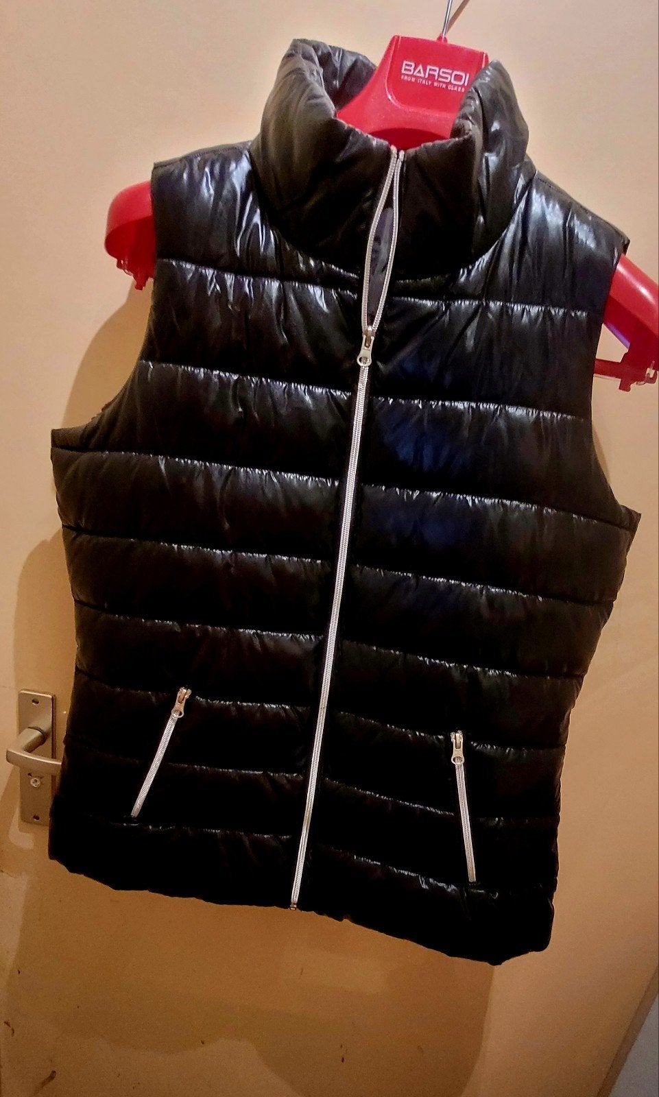 Zwarte glanzende bodywarmer, maat M, Ophalen of Verzenden, Nieuw, Maat 38/40 (M), Zwart