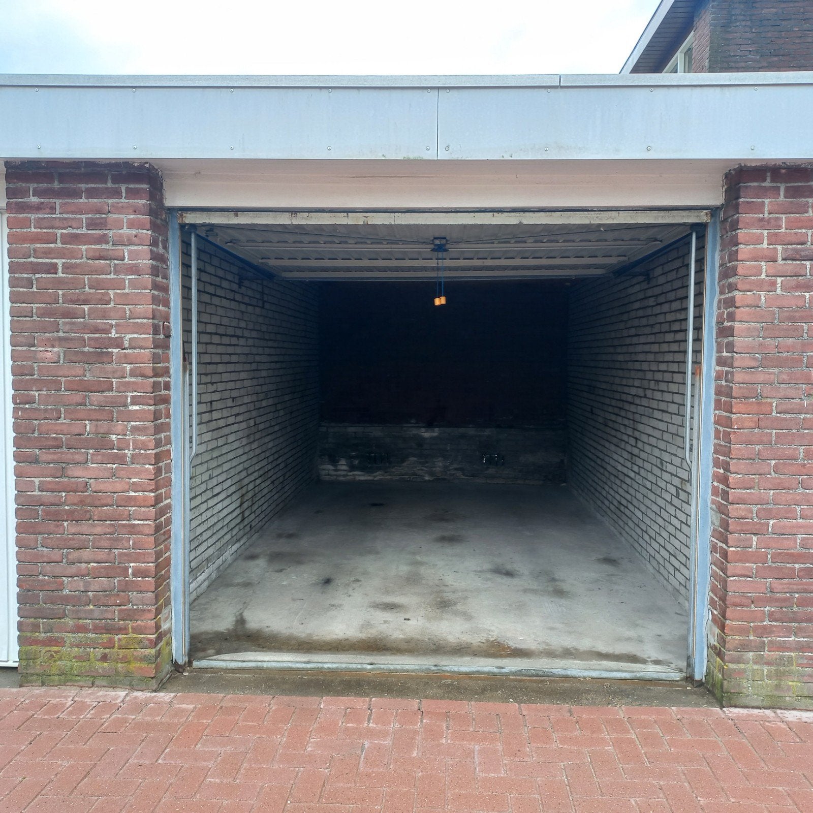 TE KOOP GARAGEBOX ZWIJNDRECHT.