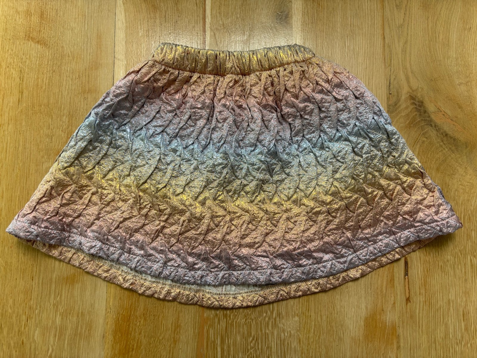 Daily Brat Rok voor meisjes 4-5 jaar - Regenboogkleuren, Kinderen en Baby's, Kinderkleding | Overige, Ophalen of Verzenden, Zo goed als nieuw