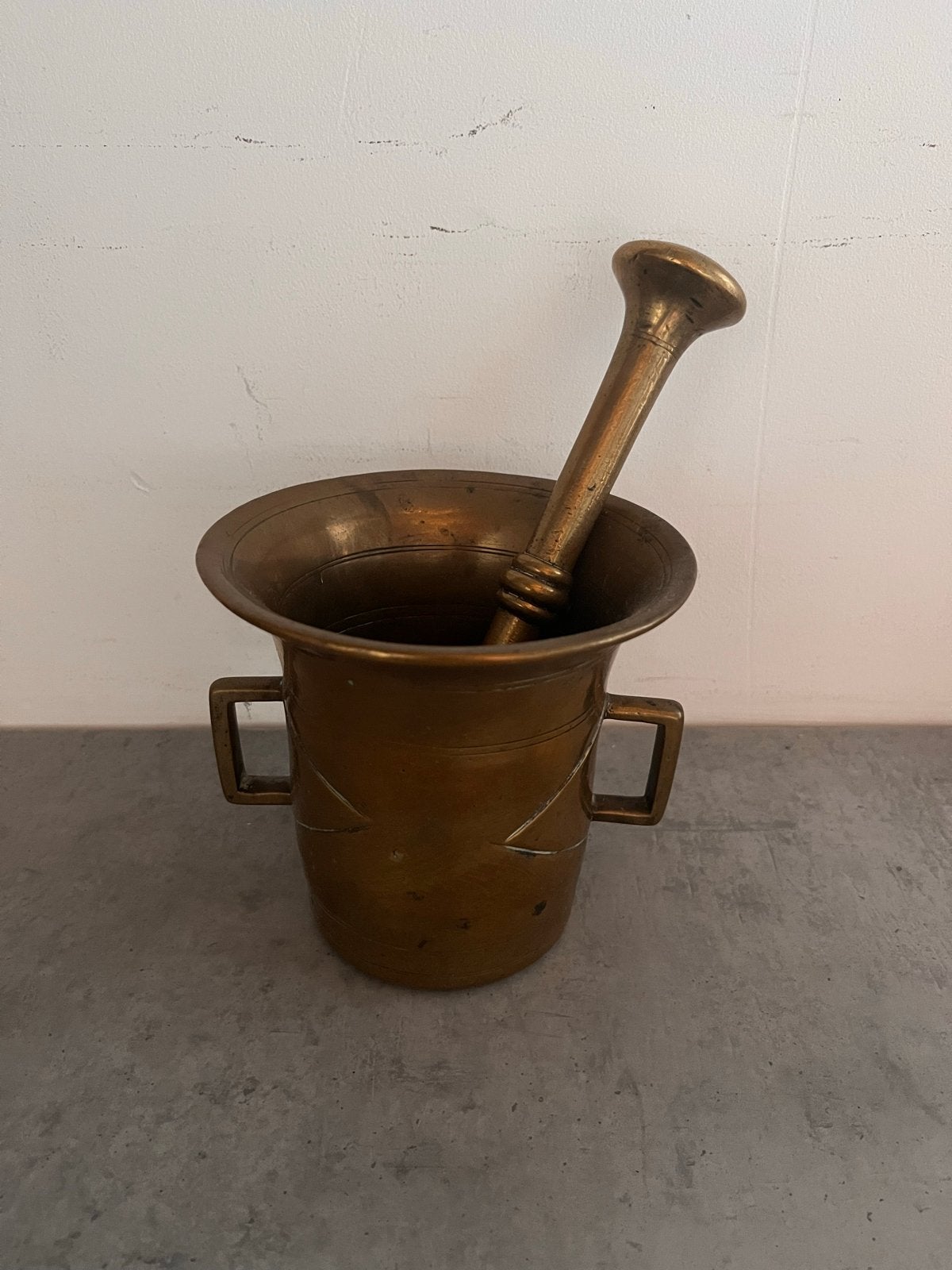 Antieke bronzen vijzel met stamper, Antiek en Kunst, Ophalen, Brons