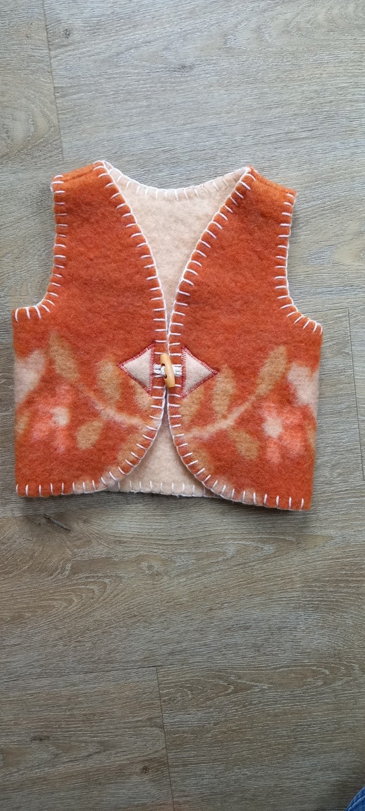 Handgemaakte wollen bodywarmer maat 80 van AaBe deken, Ophalen of Verzenden, Zo goed als nieuw, Handgemaakt (AaBe deken), Jongetje of Meisje