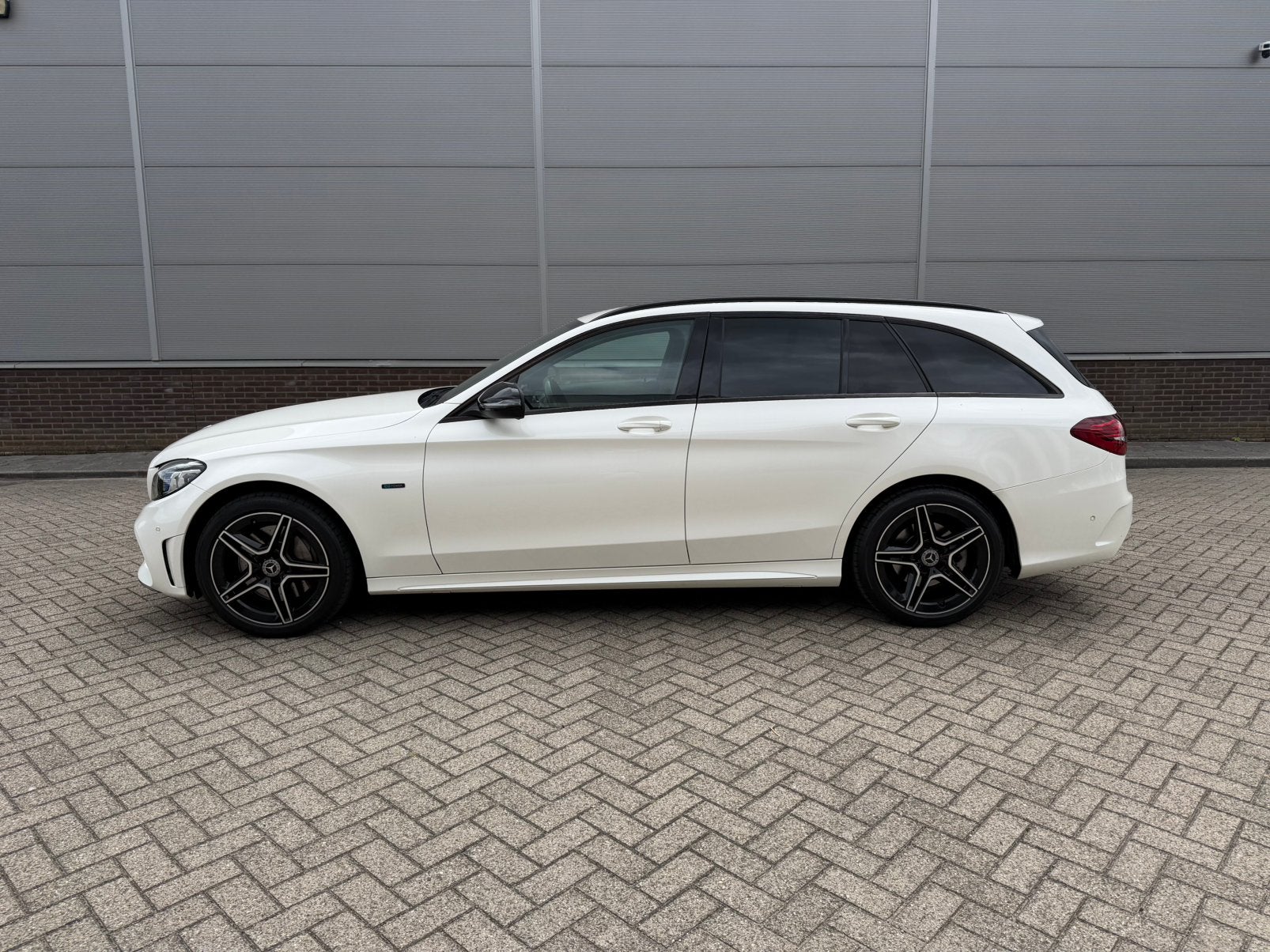 Mercedes-Benz C-Klasse C300 e 320pk 9G-TRONIC 2021 Wit, Auto's, Mercedes-Benz, Bedrijf, C-Klasse, 360° camera, ABS, Achteruitrijcamera