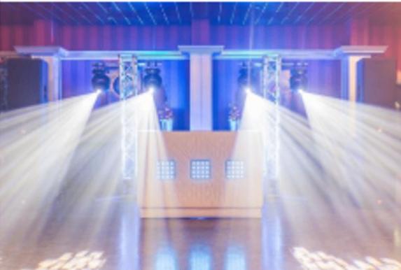 Showtec Indiog 4600 movingheads 4 stuks inc. 2 flightcases, Muziek en Instrumenten, Ophalen, Gebruikt, Licht, Geluidgestuurd