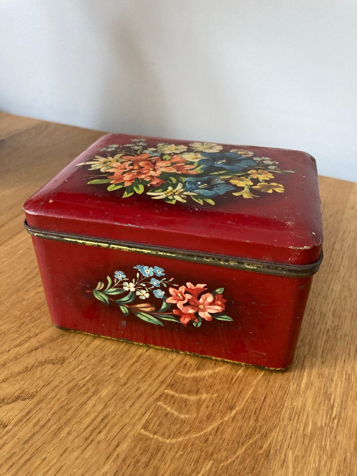 Vintage Verkade rood blik met bloemmotief, Ophalen of Verzenden
